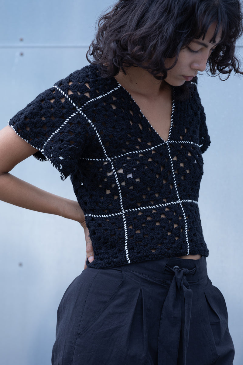 MARION Vintage CROCHET LACE TOP ブラック Handmade crochet tops – KiiRA_Shikica Tokyo